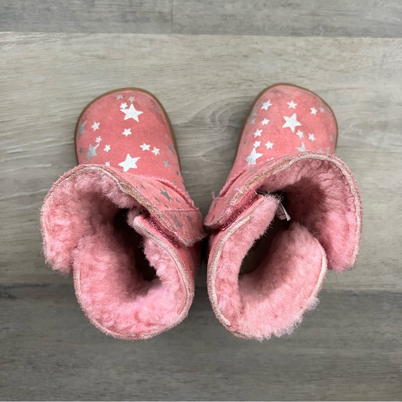 UGG | Girls Pink Keelan Stars Boots - Picture 4 of 11